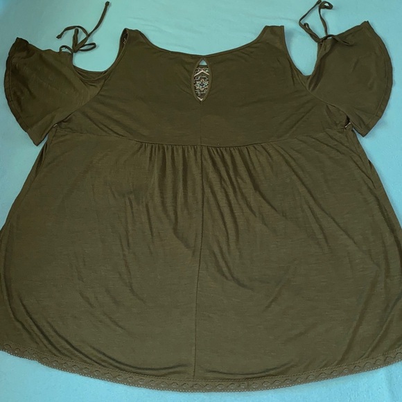FOURTEENTH PLACE embroidered olive green flutter short tie sleeve tunic size 2XL - Picture 7 of 9